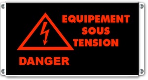 Panneau lumineux equipement sous tension avec pictogramme danger